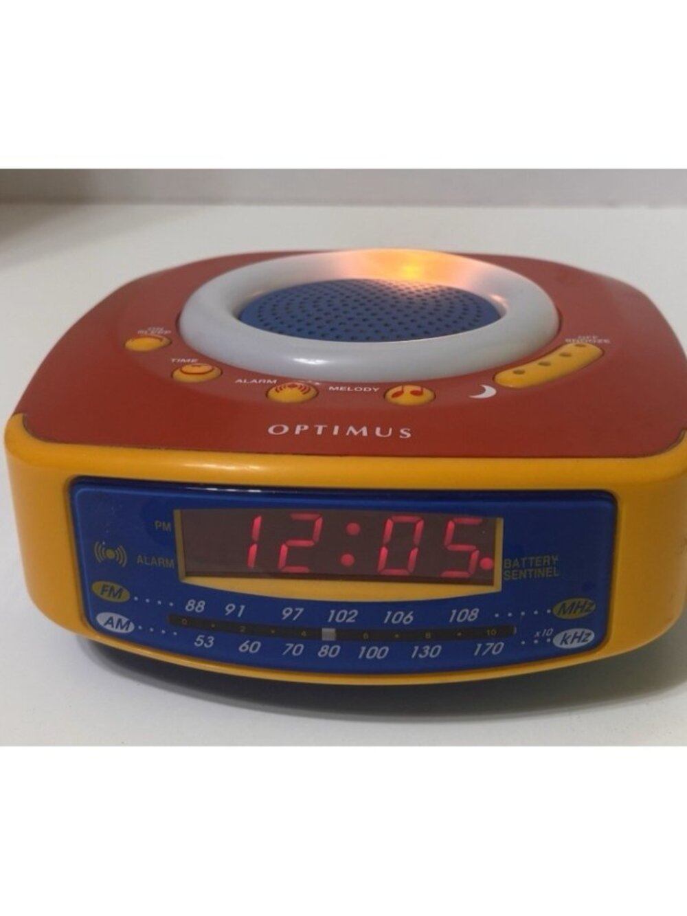 RadioShack Optimus CR-316 AM/FM Radio Kids Alarm Clock Vintage Works